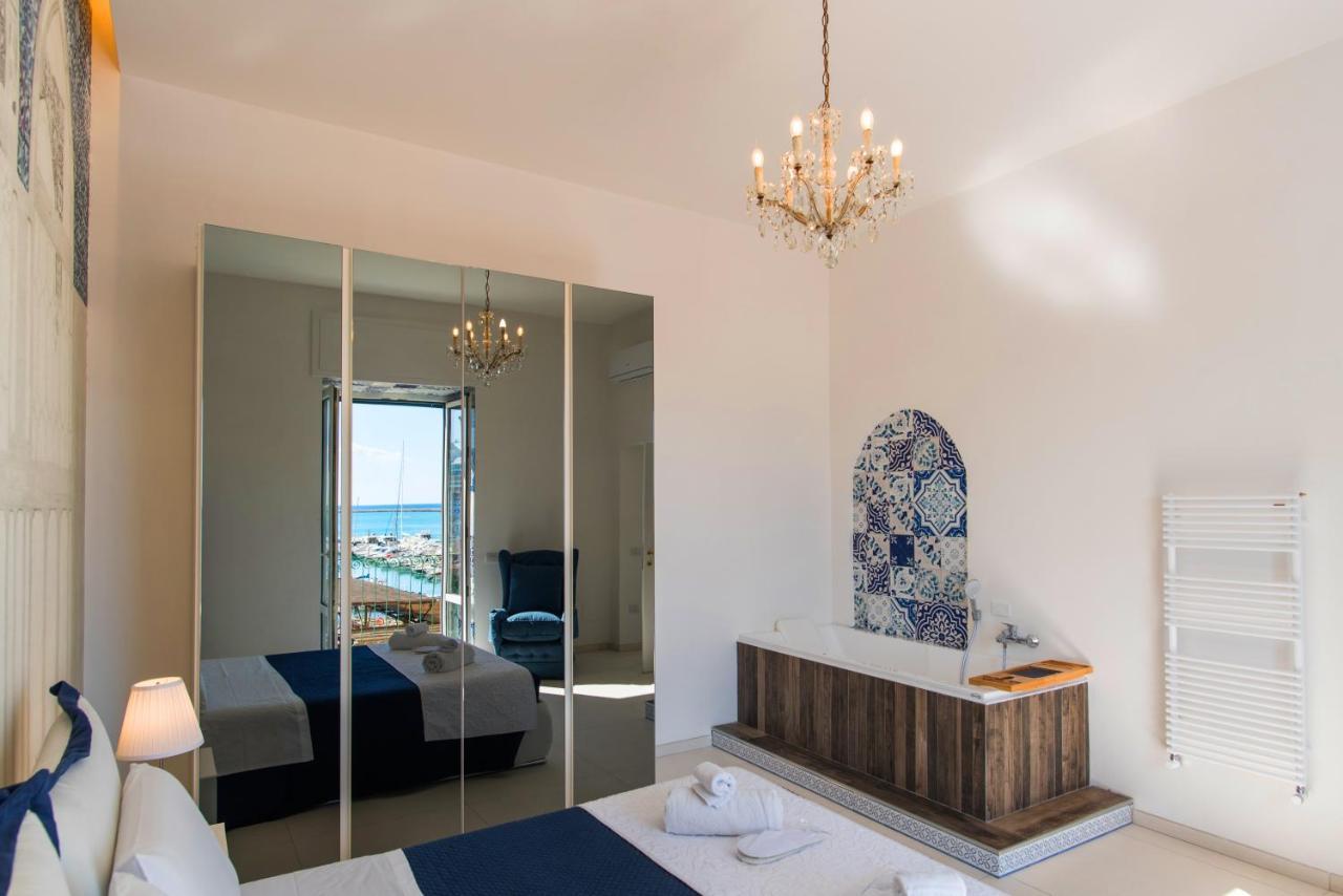 Relais Mareluna - Luxury Apartments Салерно Екстериор снимка