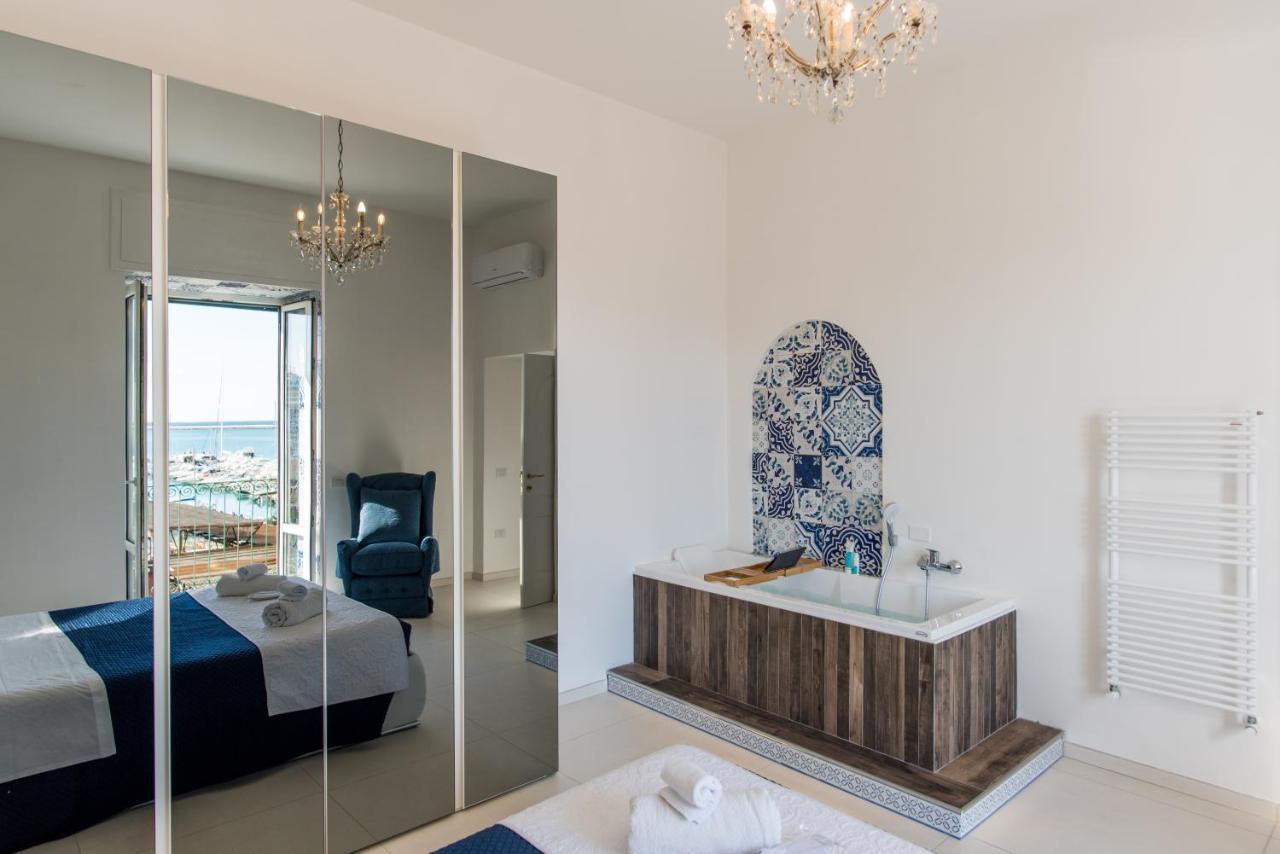Relais Mareluna - Luxury Apartments Салерно Екстериор снимка