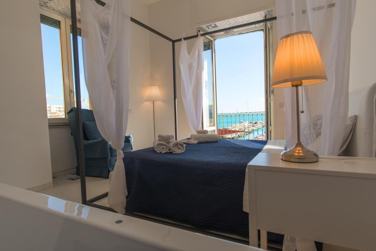 Relais Mareluna - Luxury Apartments Салерно Екстериор снимка